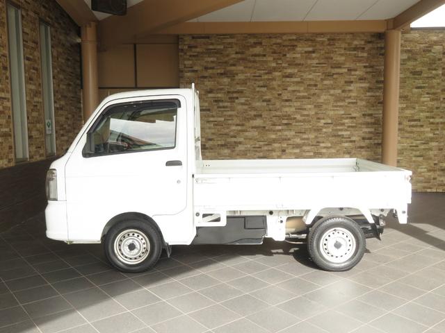 キャリイトラック KCエアコン・パワステ フロア3AT パワステ スペアキー スペアタイヤ 最大積載量350kg ラバーマット ハロゲンヘッドライト ラジオ(AM/FM)(8枚目)