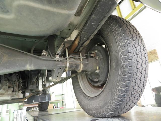 キャリイトラック KCエアコン・パワステ フロア3AT パワステ スペアキー スペアタイヤ 最大積載量350kg ラバーマット ハロゲンヘッドライト ラジオ(AM/FM)(36枚目)