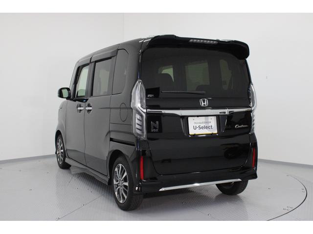 【ＩＲ／ＵＶカット機能付きウインドウ】が装備されています。お肌の大敵、紫外線（ＵＶ）をカット、さらにジリジリとした不快な暑さを生む赤外線（ＩＲ）を軽減し、冷却効果も高めるガラスを採用しました。