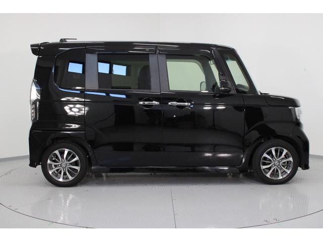 大きい荷物もしっかり積める広々ラゲッジスペース