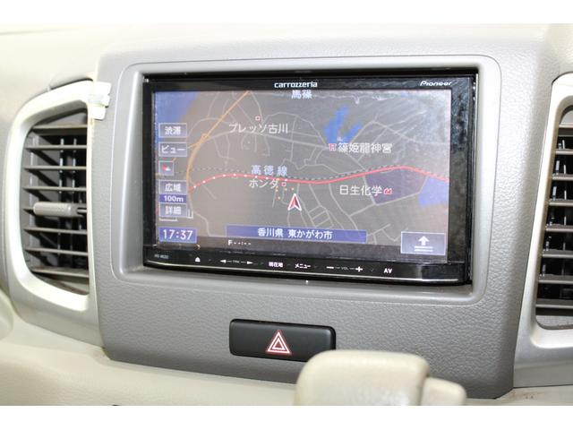 �J���b�c�F���A���i�r�𑕔����Ă��܂��B