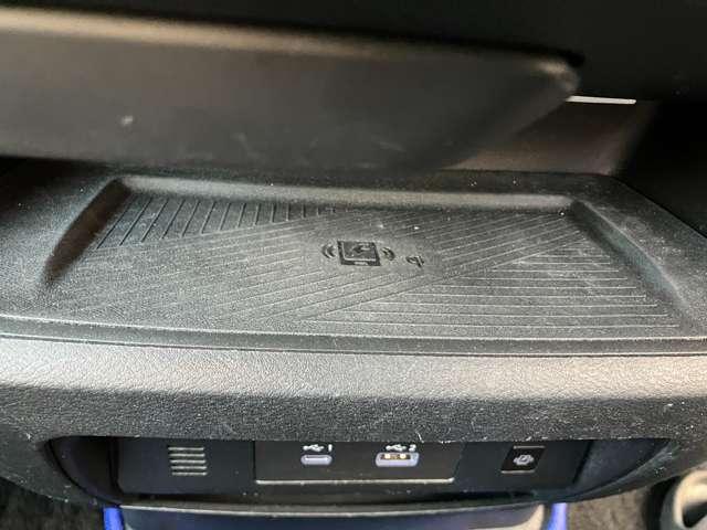 セレナ ハイウェイスターＶ　２．０　メーカナビ／ワンオーナー／ＥＴＣ（17枚目）