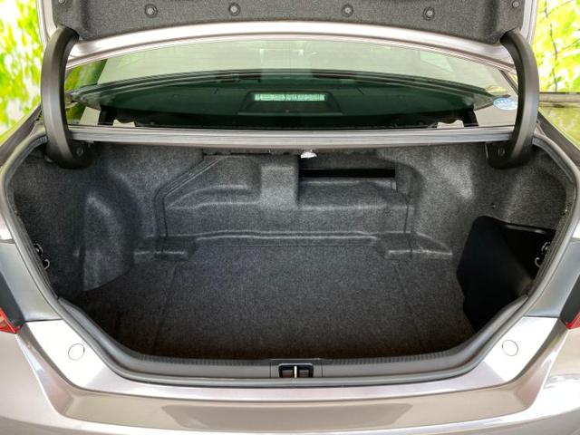 ハイブリッドGパッケージ 純正 7インチ メモリーナビ/ヘッドランプ HID/ETC/EBD付ABS/横滑り防止装置/アイドリングストップ/エアバッグ 運転席/エアバッグ 助手席/エアバッグ サイド/アルミホイール(8枚目)
