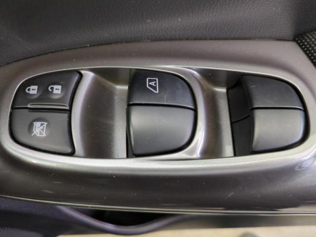 ジューク 15RXタイプV 新品タイヤ/保証書/純正 SDナビ/ヘッドランプ LED/USBジャック/ETC/EBD付ABS/バックモニター/フルセグTV/エアバッグ 運転席/エアバッグ 助手席/衝突安全ボディ バックカメラ(30枚目)