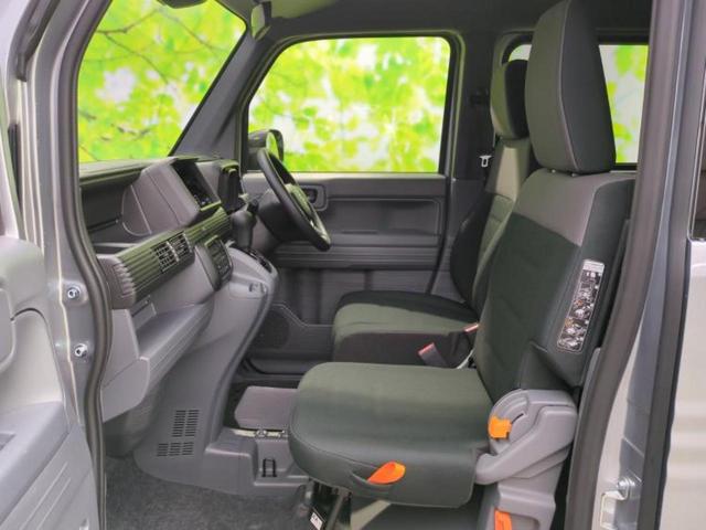 ＷＥＣＡＲＳでは各商談席に大型モニターをご用意しております！見やすい大画面でゆったりと全国の在庫をご覧いただけます！是非ご来店お待ちしております！