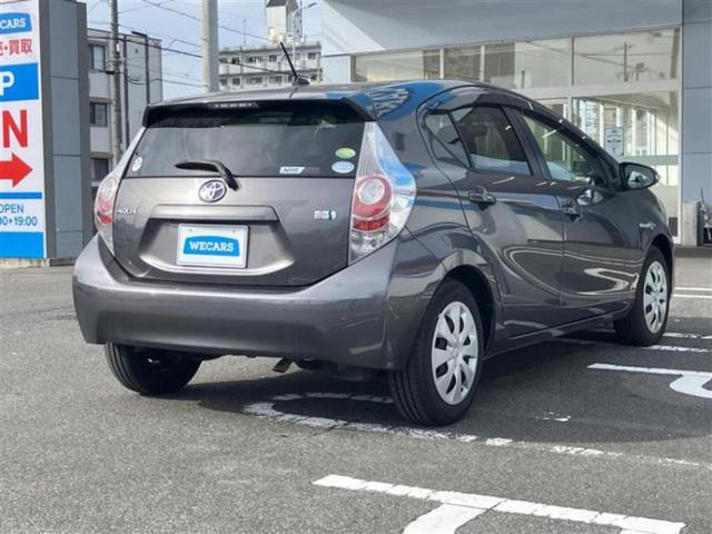 アクア Gブラックソフトレザーセレクション 純正 SDナビ/シート 合皮/Bluetooth接続/ETC/EBD付ABS/横滑り防止装置/アイドリングストップ/バックモニター/フルセグTV/DVD/禁煙車/エアバッグ 運転席/エアバッグ 助手席(3枚目)