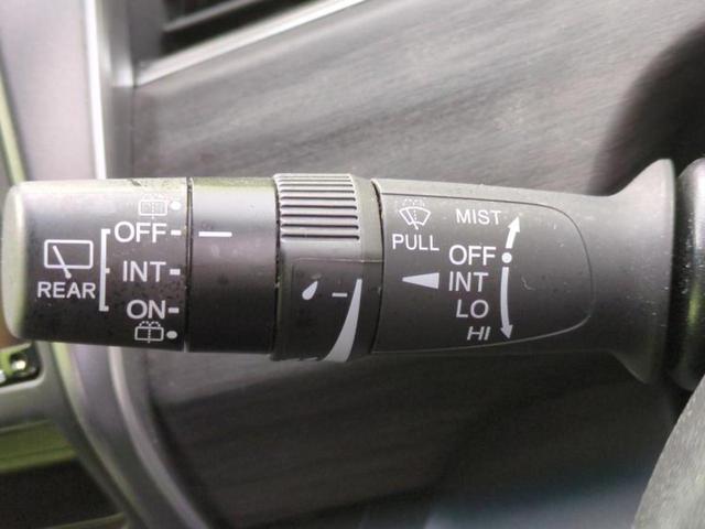 フリード Ｇブラックスタイル　新品タイヤ／保証書／純正　９インチ　メモリーナビ／ホンダセンシング／両側電動スライドドア／シートヒーター　前席／車線逸脱防止支援システム／パーキングアシスト　バックガイド　衝突被害軽減システム　禁煙車（18枚目）