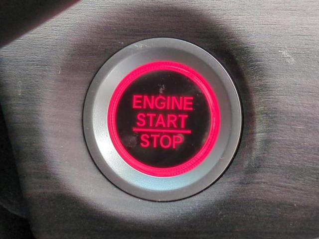 フリード Ｇブラックスタイル　新品タイヤ／保証書／純正　９インチ　メモリーナビ／ホンダセンシング／両側電動スライドドア／シートヒーター　前席／車線逸脱防止支援システム／パーキングアシスト　バックガイド　衝突被害軽減システム　禁煙車（35枚目）