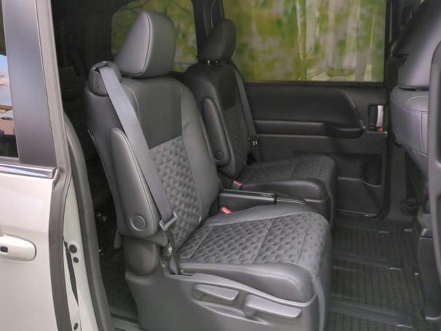 ヴォクシー ハイブリッドＳ－Ｚ　モデリスタエアロ／保証書／ディスプレイオーディオ＋ナビ１０．５インチ／フリップダウンモニター　純正　１３．２インチ／デジタルインナーミラー／トヨタセーフティセンス／両側電動スライドドア　フルエアロ（6枚目）