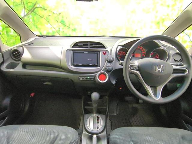 フィット １３Ｇ・スマートセレクションファインスタイル　保証書／社外　ＨＤＤナビ／ＥＴＣ／ＥＢＤ付ＡＢＳ／バックモニター／フルセグＴＶ／ＤＶＤ／禁煙車／エアバッグ　運転席／エアバッグ　助手席／パワーウインドウ／キーレスエントリー／オートエアコン　ＤＶＤ再生（4枚目）