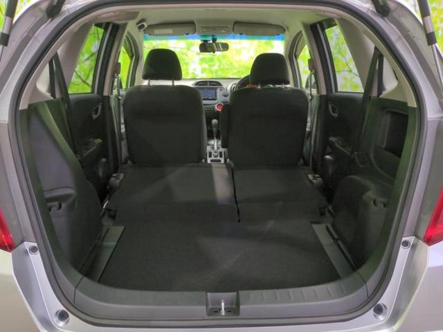 フィット １３Ｇ・スマートセレクションファインスタイル　保証書／社外　ＨＤＤナビ／ＥＴＣ／ＥＢＤ付ＡＢＳ／バックモニター／フルセグＴＶ／ＤＶＤ／禁煙車／エアバッグ　運転席／エアバッグ　助手席／パワーウインドウ／キーレスエントリー／オートエアコン　ＤＶＤ再生（21枚目）