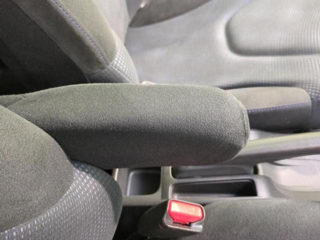 フィット １３Ｇ・スマートセレクションファインスタイル　保証書／社外　ＨＤＤナビ／ＥＴＣ／ＥＢＤ付ＡＢＳ／バックモニター／フルセグＴＶ／ＤＶＤ／禁煙車／エアバッグ　運転席／エアバッグ　助手席／パワーウインドウ／キーレスエントリー／オートエアコン　ＤＶＤ再生（36枚目）