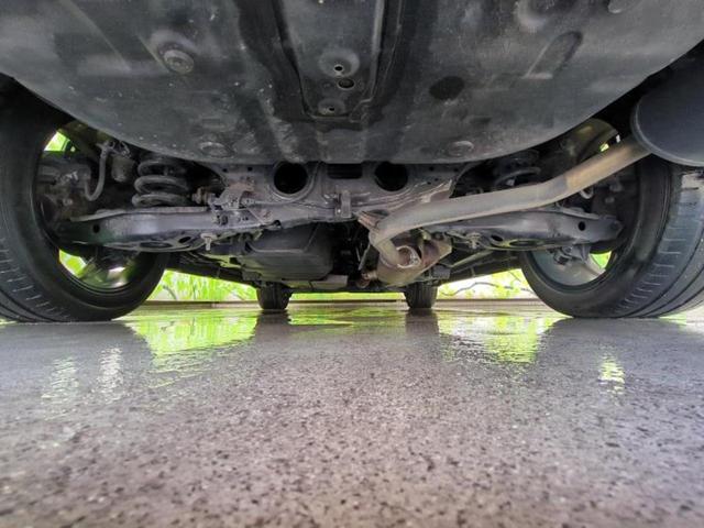 ハリアー エレガンス　新品タイヤ／モデリスタエアロ／社外　９インチ　ＳＤナビ／シートヒーター　前席／シート　フルレザー／ヘッドランプ　ＨＩＤ／Ｂｌｕｅｔｏｏｔｈ接続／ＥＴＣ／ＥＢＤ付ＡＢＳ／横滑り防止装置　革シート（50枚目）