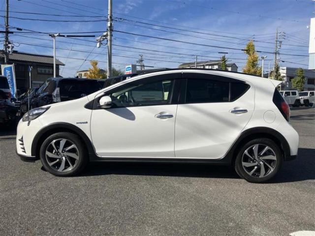 アクア クロスオーバー　新品タイヤ／保証書／純正　９インチ　ＳＤナビ／衝突安全装置／車線逸脱防止支援システム／シート　ハーフレザー／ヘッドランプ　ＬＥＤ／Ｂｌｕｅｔｏｏｔｈ接続／ＥＴＣ／ＥＢＤ付ＡＢＳ／横滑り防止装置（2枚目）