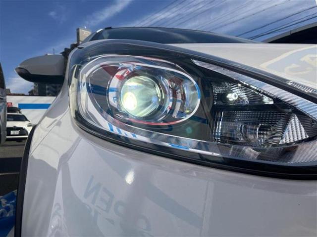 アクア クロスオーバー　新品タイヤ／保証書／純正　９インチ　ＳＤナビ／衝突安全装置／車線逸脱防止支援システム／シート　ハーフレザー／ヘッドランプ　ＬＥＤ／Ｂｌｕｅｔｏｏｔｈ接続／ＥＴＣ／ＥＢＤ付ＡＢＳ／横滑り防止装置（17枚目）