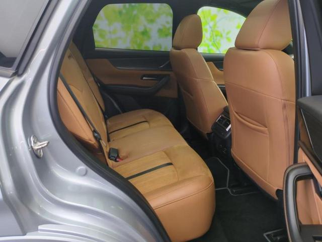 ＣＸ－６０ ４ＷＤ　ＸＤハイブリッドプレミアムスポーツ　新品タイヤ／サンルーフ／ＢＯＳＥ／保証書／純正　ＳＤナビ／衝突安全装置／エアーシート　前席／全方位モニター／車線逸脱防止支援システム／シート　フルレザー／電動バックドア／ドライブレコーダー　前後（6枚目）