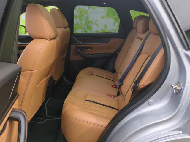 ＣＸ－６０ ４ＷＤ　ＸＤハイブリッドプレミアムスポーツ　新品タイヤ／サンルーフ／ＢＯＳＥ／保証書／純正　ＳＤナビ／衝突安全装置／エアーシート　前席／全方位モニター／車線逸脱防止支援システム／シート　フルレザー／電動バックドア／ドライブレコーダー　前後（8枚目）