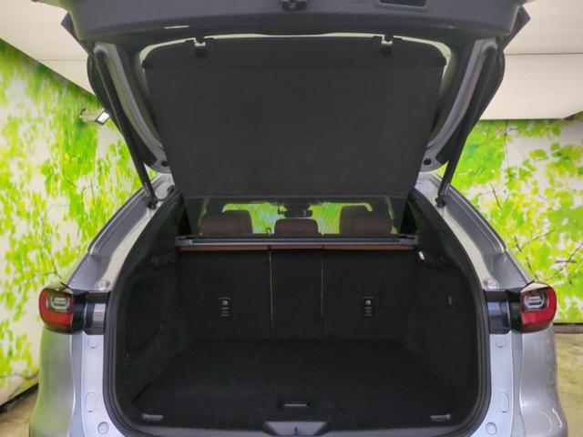 ＣＸ－６０ ４ＷＤ　ＸＤハイブリッドプレミアムスポーツ　新品タイヤ／サンルーフ／ＢＯＳＥ／保証書／純正　ＳＤナビ／衝突安全装置／エアーシート　前席／全方位モニター／車線逸脱防止支援システム／シート　フルレザー／電動バックドア／ドライブレコーダー　前後（28枚目）