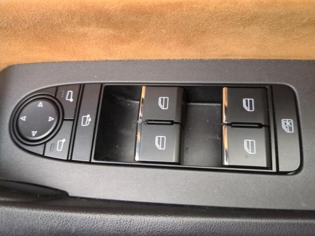 ＣＸ－６０ ４ＷＤ　ＸＤハイブリッドプレミアムスポーツ　新品タイヤ／サンルーフ／ＢＯＳＥ／保証書／純正　ＳＤナビ／衝突安全装置／エアーシート　前席／全方位モニター／車線逸脱防止支援システム／シート　フルレザー／電動バックドア／ドライブレコーダー　前後（43枚目）