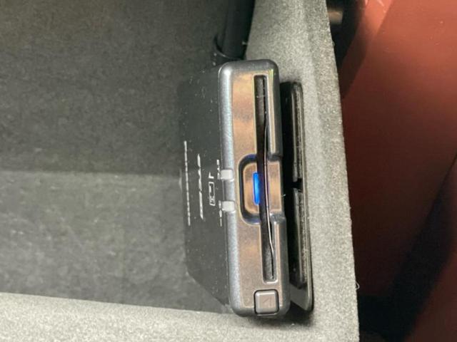 ＣＸ－８ ＸＤエクスクルーシブモード　ＢＯＳＥ／保証書／純正　ＳＤナビ／フリップダウンモニター　社外　１０．１インチ／アイアクティブセンス（マツダ）／エアーシート　前席／３６０°ビューモニター／車線逸脱防止支援システム　革シート　ターボ（26枚目）