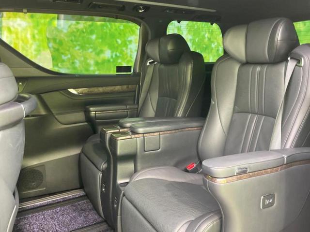 アルファードハイブリッド 4WDエグゼクティブラウンジS 新品タイヤ/サンルーフ/モデリスタエアロ/JBL/保証書/純正 11インチ メモリーナビ/フリップダウンモニター 純正 12.8インチ/デジタルインナーミラー/トヨタセーフティセンス 革シート 4WD(8枚目)