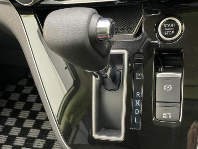 セレナ ハイウェイスターＶ　新品タイヤ／保証書／純正　１０インチ　ＳＤナビ／フリップダウンモニター　純正　１１インチ／インテリジェントルームミラー／エマージェンシーブレーキ／両側電動スライドドア／アラウンドビューモニター　禁煙車（18枚目）