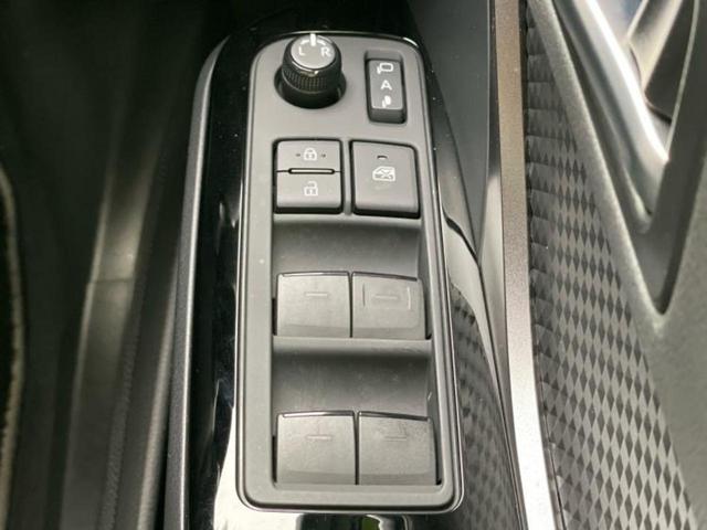 国産車から輸入車まで多様なお客様のニーズのお応えできるように、全国規模で豊富な在庫展開！車のことならＷＥＣＡＲＳへ！