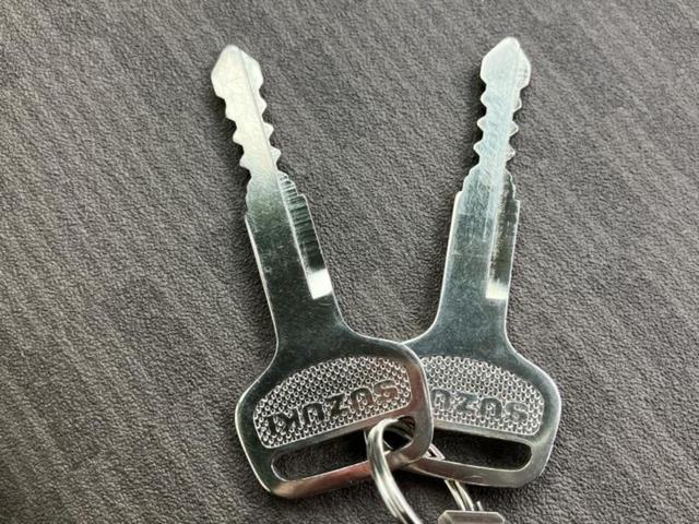 エブリイ ４ＷＤ　ＰＡ　保証書／ＥＢＤ付ＡＢＳ／横滑り防止装置／禁煙車／エアバッグ　運転席／エアバッグ　助手席／衝突安全ボディ／パワーステアリング／オートライト／盗難防止システム／マニュアルエアコン／取扱説明書　４ＷＤ（26枚目）