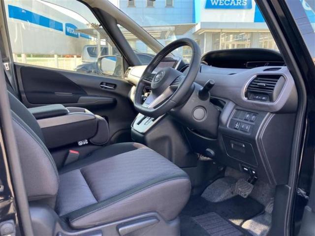 セレナ ハイウェイスターＶ　新品タイヤ／保証書／純正　９インチ　ＳＤナビ／フリップダウンモニター　純正　１１インチ／インテリジェントルームミラー／エマージェンシーブレーキ／両側電動スライドドア／シートヒーター　前席　全周囲カメラ（5枚目）