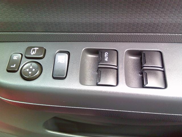 アルトラパン Ｇ　スマートキー　電動格納ミラー　ベンチシート　ＣＶＴ　盗難防止システム　ＡＢＳ　ＣＤ　アルミホイール　衝突安全ボディ　エアコン　パワーステアリング　パワーウィンドウ（11枚目）