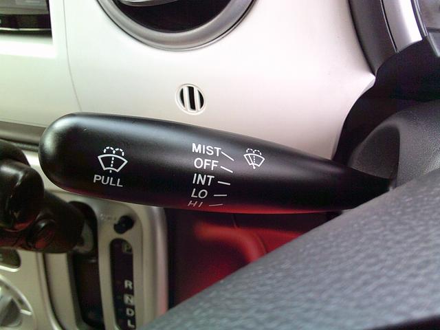 アルトラパン リミテッド　ＥＴＣ　ナビ　スマートキー　電動格納ミラー　シートヒーター　ＣＶＴ　盗難防止システム　ＡＢＳ　ＣＤ　アルミホイール　衝突安全ボディ　エアコン　パワーステアリング　パワーウィンドウ　運転席エアバッグ（5枚目）