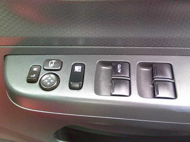アルトラパン リミテッド　ＥＴＣ　ナビ　スマートキー　電動格納ミラー　シートヒーター　ＣＶＴ　盗難防止システム　ＡＢＳ　ＣＤ　アルミホイール　衝突安全ボディ　エアコン　パワーステアリング　パワーウィンドウ　運転席エアバッグ（11枚目）
