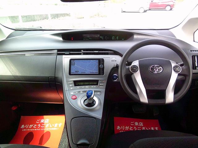 プリウス Ｓ　ＥＴＣ　バックカメラ　ナビ　アルミホイール　オートライト　ＨＩＤ　ＣＶＴ　スマートキー　電動格納ミラー　盗難防止システム　ＣＤ　ＤＶＤ再生　衝突安全ボディ　ＡＢＳ　ＥＳＣ（2枚目）