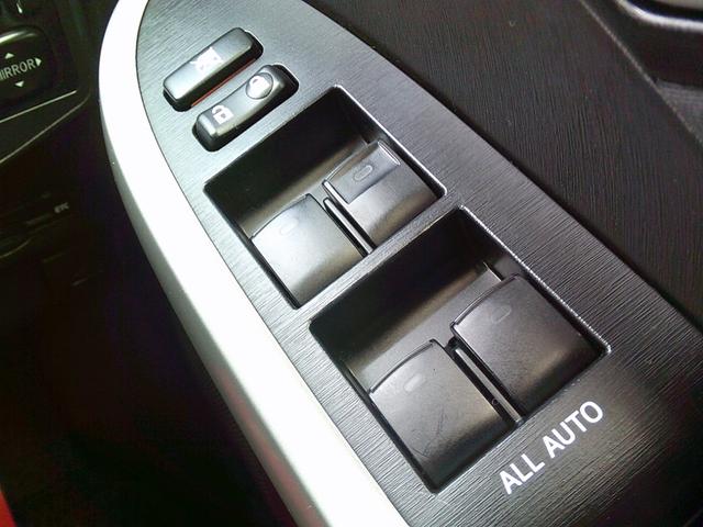 プリウス Ｓ　ＥＴＣ　バックカメラ　ナビ　アルミホイール　オートライト　ＨＩＤ　ＣＶＴ　スマートキー　電動格納ミラー　盗難防止システム　ＣＤ　ＤＶＤ再生　衝突安全ボディ　ＡＢＳ　ＥＳＣ（11枚目）
