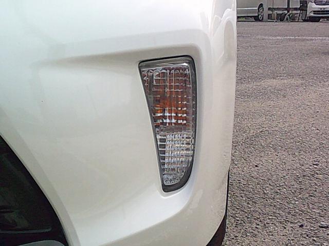 プリウス Ｓ　ＥＴＣ　バックカメラ　ナビ　アルミホイール　オートライト　ＨＩＤ　ＣＶＴ　スマートキー　電動格納ミラー　盗難防止システム　ＣＤ　ＤＶＤ再生　衝突安全ボディ　ＡＢＳ　ＥＳＣ（48枚目）