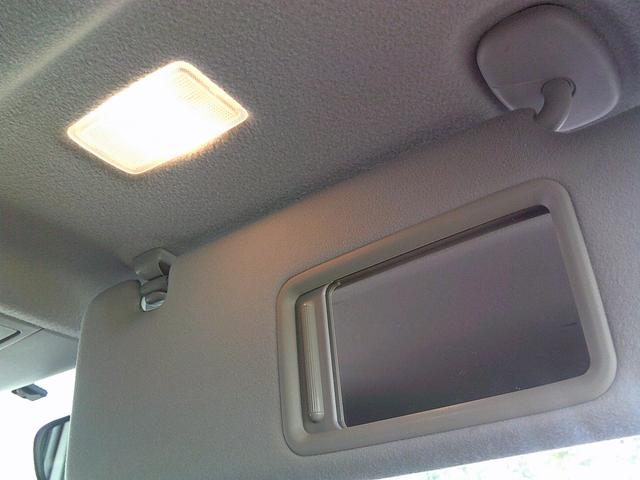 プリウス Ｓ　ＥＴＣ　バックカメラ　ナビ　アルミホイール　オートライト　ＨＩＤ　ＣＶＴ　スマートキー　電動格納ミラー　盗難防止システム　ＣＤ　ＤＶＤ再生　衝突安全ボディ　ＡＢＳ　ＥＳＣ（52枚目）