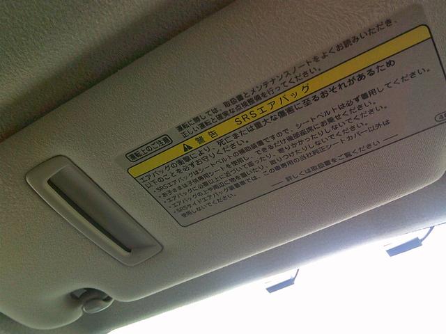 プリウス Ｓ　ＥＴＣ　バックカメラ　ナビ　アルミホイール　オートライト　ＨＩＤ　ＣＶＴ　スマートキー　電動格納ミラー　盗難防止システム　ＣＤ　ＤＶＤ再生　衝突安全ボディ　ＡＢＳ　ＥＳＣ（64枚目）