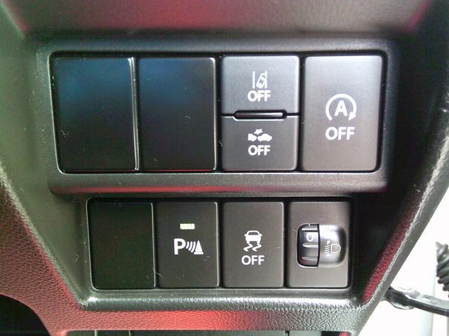 接触を未然に防ぐ、クリアランスソナー搭載です。車を守るためには必須のアイテムですね。