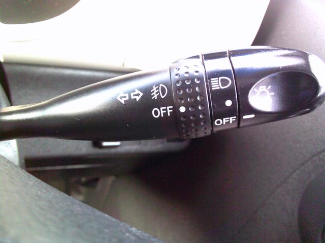 ミラココア ココアプラスＸ　ナビ　スマートキー　電動格納ミラー　ベンチシート　ＣＶＴ　盗難防止システム　ＡＢＳ　ＣＤ　ルーフレール　衝突安全ボディ　エアコン　パワーステアリング　パワーウィンドウ（8枚目）