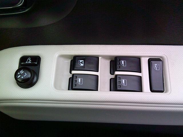 ミラココア ココアプラスＸ　ナビ　スマートキー　電動格納ミラー　ベンチシート　ＣＶＴ　盗難防止システム　ＡＢＳ　ＣＤ　ルーフレール　衝突安全ボディ　エアコン　パワーステアリング　パワーウィンドウ（11枚目）