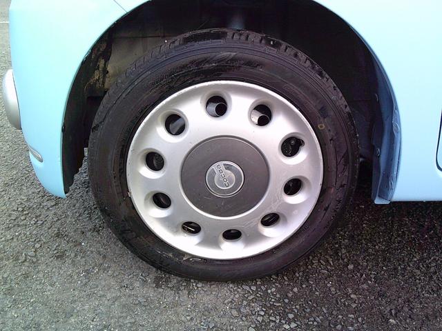 ミラココア ココアプラスＸ　ナビ　スマートキー　電動格納ミラー　ベンチシート　ＣＶＴ　盗難防止システム　ＡＢＳ　ＣＤ　ルーフレール　衝突安全ボディ　エアコン　パワーステアリング　パワーウィンドウ（25枚目）