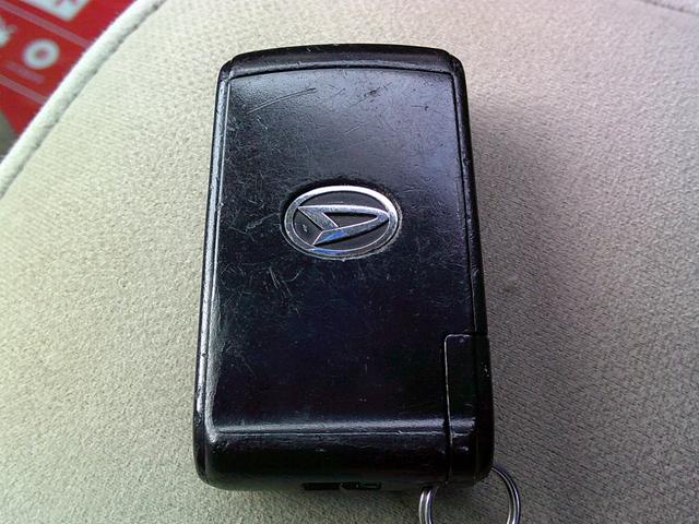 ミラココア ココアプラスＸ　ナビ　スマートキー　電動格納ミラー　ベンチシート　ＣＶＴ　盗難防止システム　ＡＢＳ　ＣＤ　ルーフレール　衝突安全ボディ　エアコン　パワーステアリング　パワーウィンドウ（45枚目）