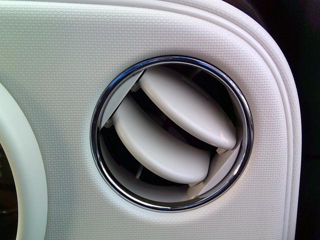 ミラココア ココアプラスＸ　ナビ　スマートキー　電動格納ミラー　ベンチシート　ＣＶＴ　盗難防止システム　ＡＢＳ　ＣＤ　ルーフレール　衝突安全ボディ　エアコン　パワーステアリング　パワーウィンドウ（49枚目）