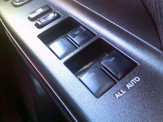 ヴェルファイア 2.4Z プラチナセレクションII ETC バックカメラ ナビ クリアランスソナー 両側電動スライドドア オートライト HID 電動リアゲート スマートキー 電動格納ミラー 後席モニター 3列シート オットマン CVT(11枚目)