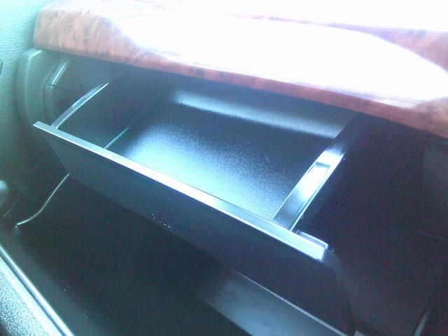 ヴェルファイア 2.4Z プラチナセレクションII ETC バックカメラ ナビ クリアランスソナー 両側電動スライドドア オートライト HID 電動リアゲート スマートキー 電動格納ミラー 後席モニター 3列シート オットマン CVT(32枚目)