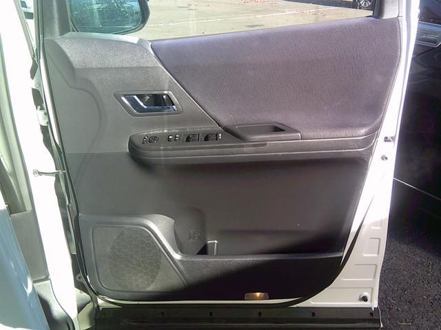 ヴェルファイア 2.4Z プラチナセレクションII ETC バックカメラ ナビ クリアランスソナー 両側電動スライドドア オートライト HID 電動リアゲート スマートキー 電動格納ミラー 後席モニター 3列シート オットマン CVT(46枚目)