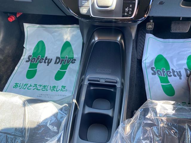 アクア Z 純正10型ディスプレイオーディオ・衝突被害軽減システム・パノラミックビューモニター・フルセグ・トヨタチームメイト・ヘッドアップディスプレイ・純正16インチAW・ブラインドスポットモニター・USB接続(46枚目)