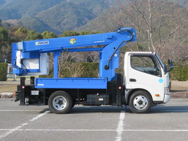 デュトロ １２ｍ　高所作業車　アイチＳＢ１２Ａ・作業高１２ｍ・ＦＲＰ製バケット積載荷重２００ｋｇ・自動格納バケット・１５０馬力ターボ（4枚目）