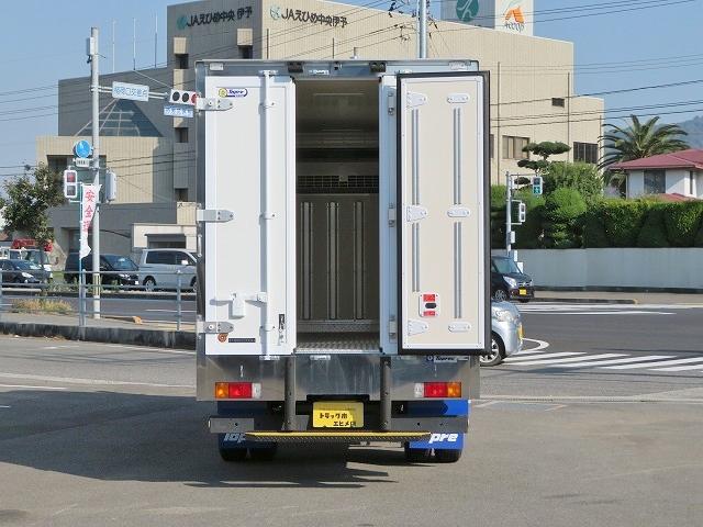 ２ｔ　ロング　冷蔵冷凍車(8枚目)