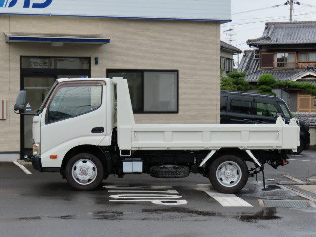 デュトロ ２ｔ　４ＷＤ　全低床　強化ダンプ　内寸－長３０５／幅１６０／高３２・３方開・４ナンバー・１３６馬力ターボ（3枚目）